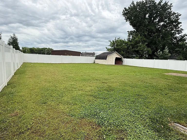 1106 Poplar Ave — Photo 21