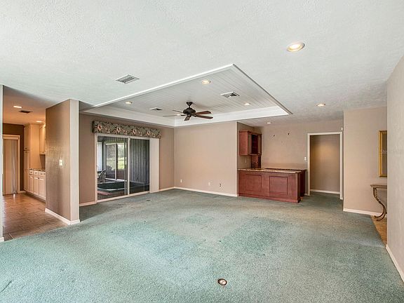 3rd image of 10 Grenewood Ln