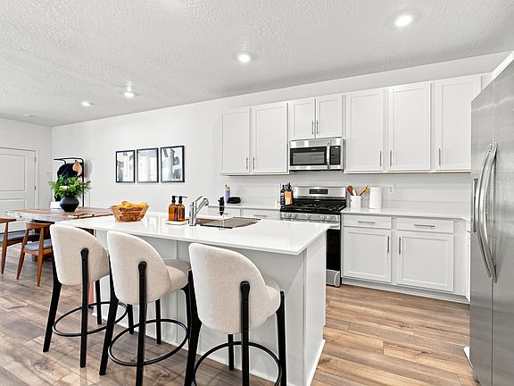 3rd image of 10014 N Limestone Way