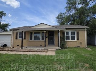 2316 W Wildwood Rd, Wichita, KS 67217