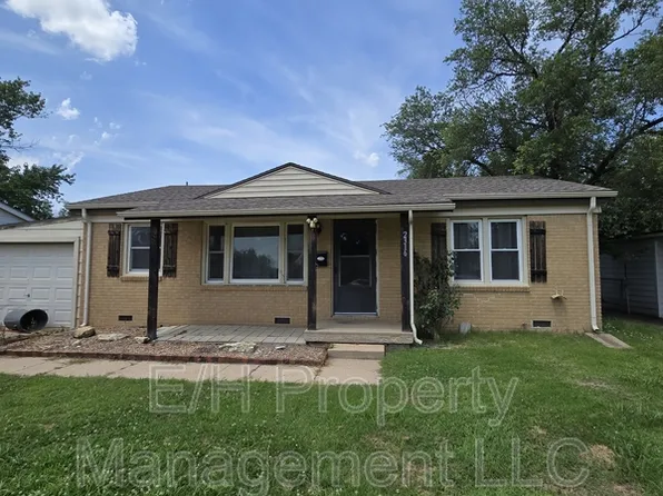 2316 W Wildwood Rd, Wichita, KS 67217