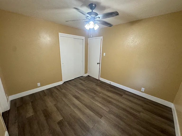 5525 Anderson St — Photo 18