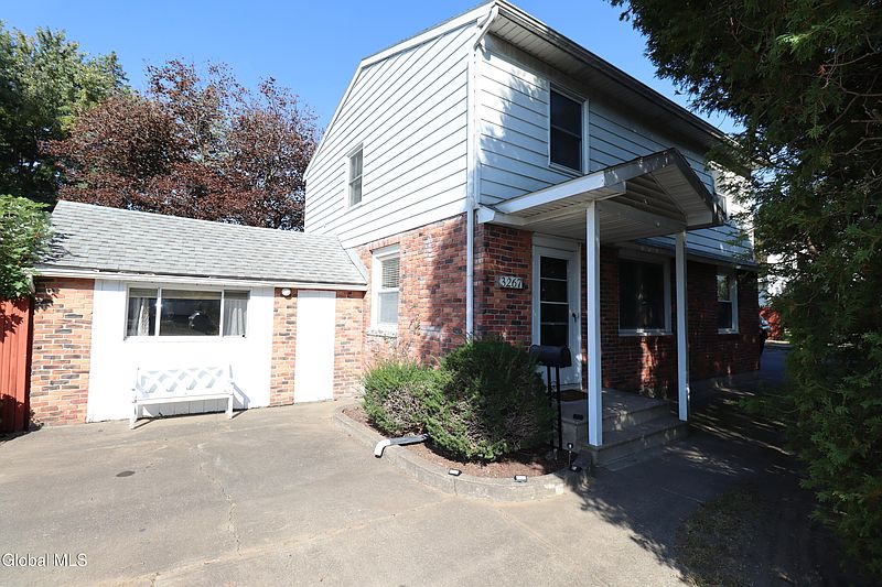2nd image of 3267 Franklin Street