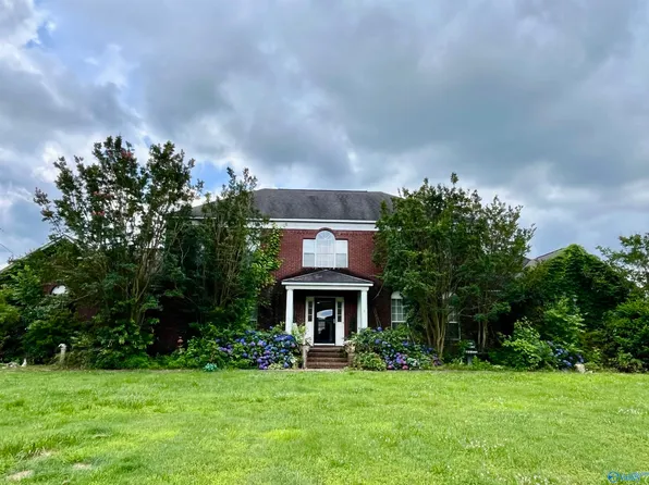 280 6th St E, Grant, AL 35747