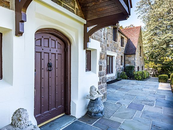 18 Colonial Rd EXT 10 - PRINT.jpg