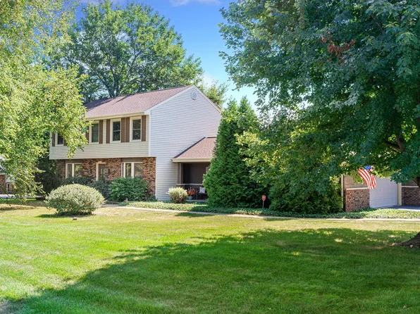 35W827 Park Ln, St Charles, IL 60175