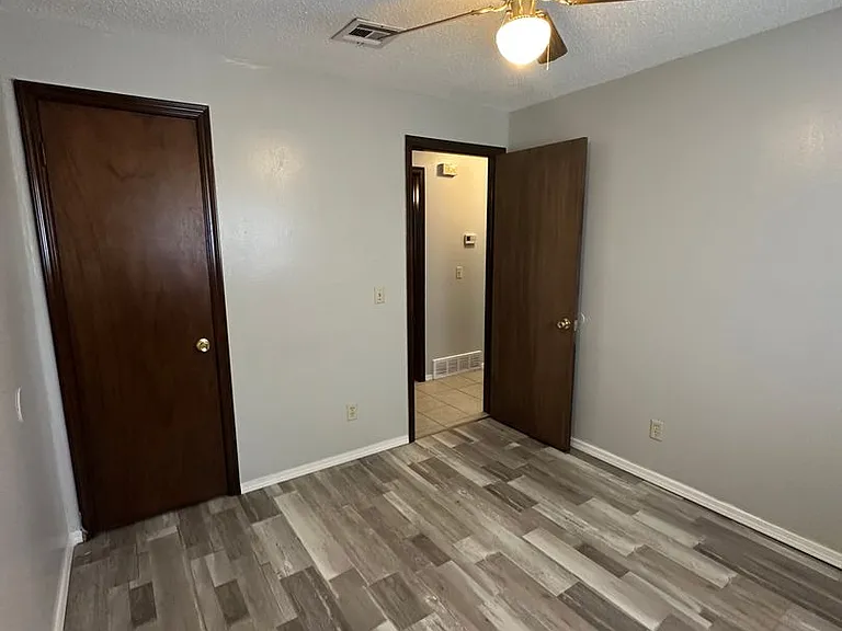 3904 Overland Dr — Photo 30