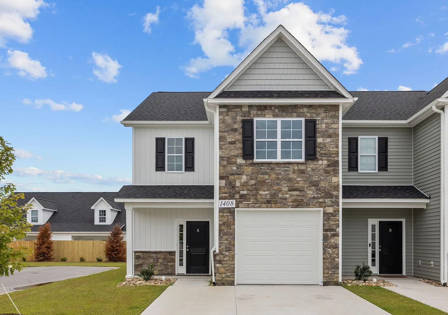 Brand New Townhome in Brook Hollow! Only .4 miles from ECU Health! — Photo 1