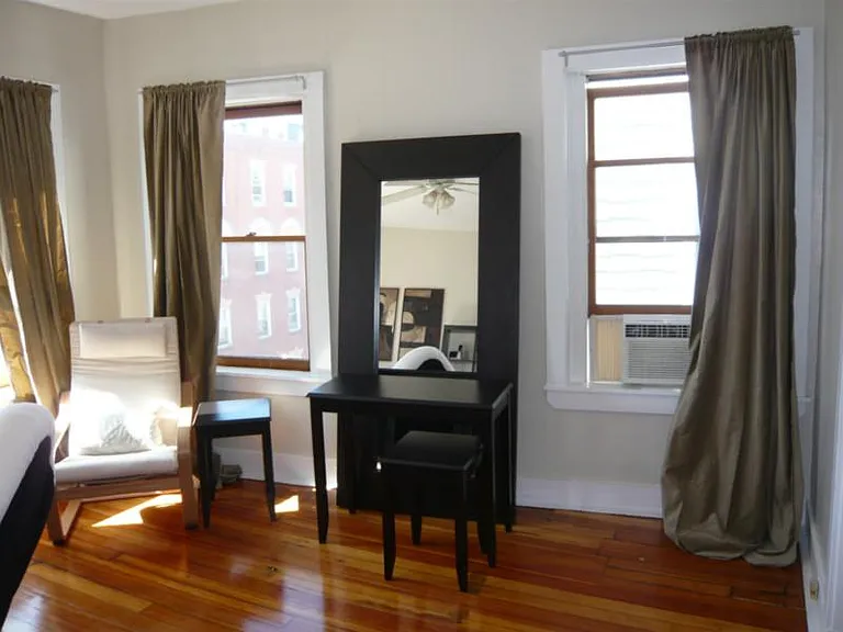 435 Hanover St #4 — Photo 11