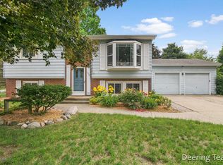 5084 Surf Dr NE, Rockford, MI 49341