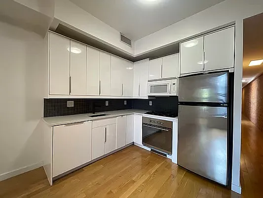 Rented by Bond New York | media 1