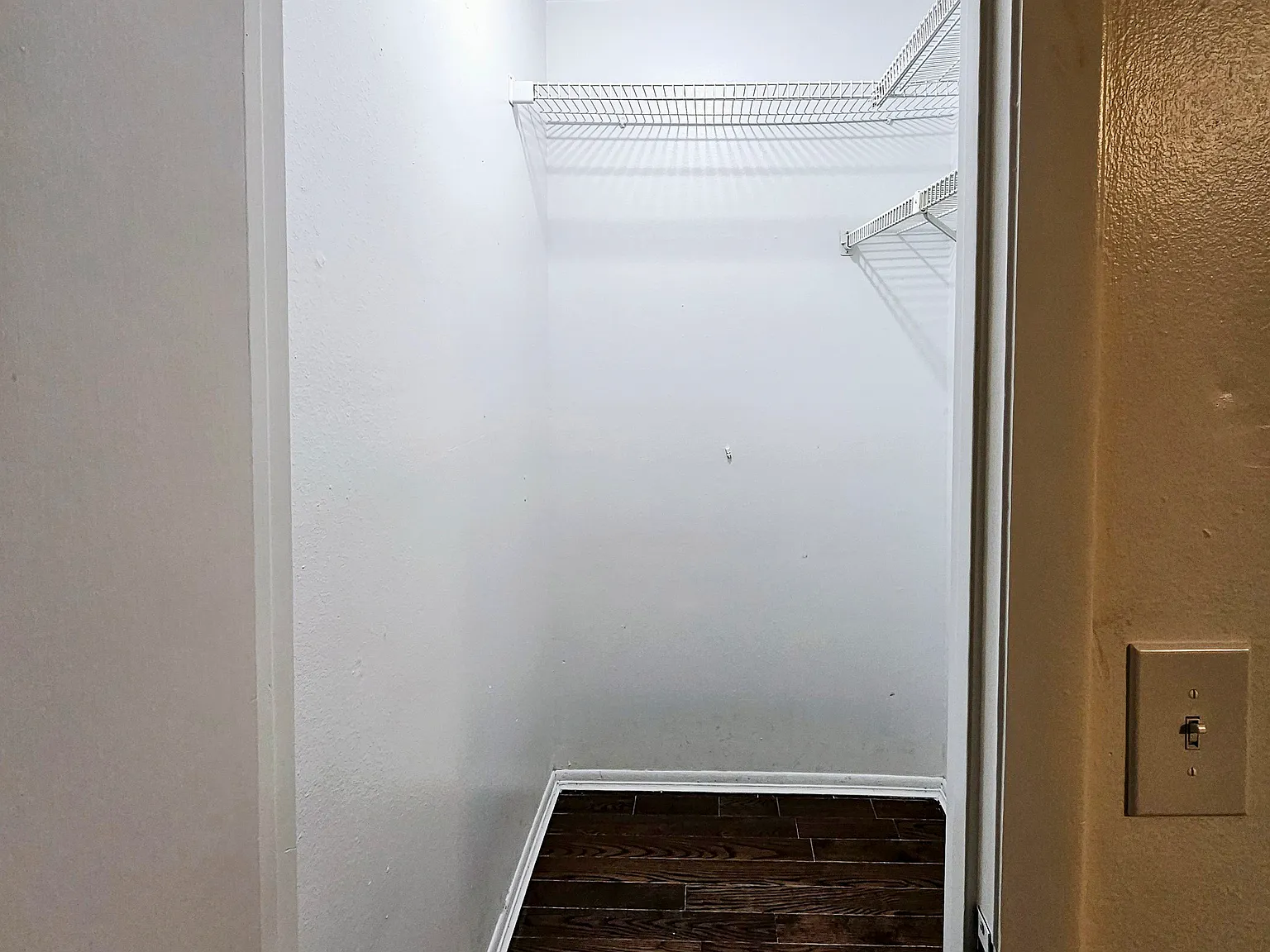 4 bed, 2.0 bath, 1062 sqft, $1,126 — Photo 4