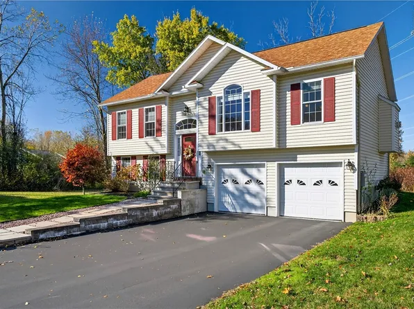 3035 Claybourne Ln, Baldwinsville, NY 13027