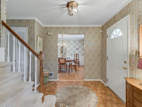 3rd image of 160 Peach Tree Dr