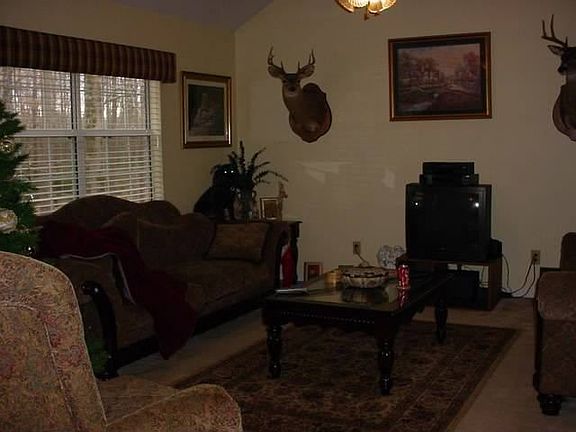 5th image of 140 Woodstream Pl NE