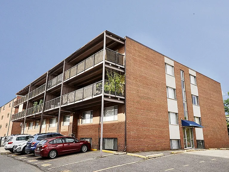 Terrace Arms Apartments — Photo 8