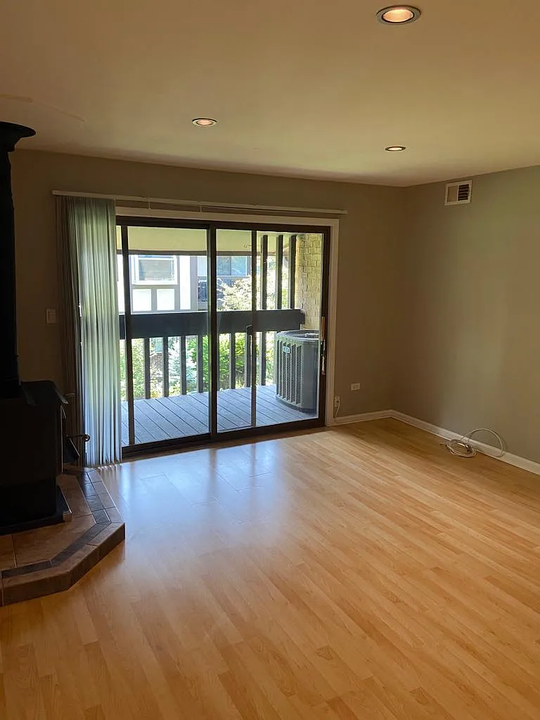 3 bed, $2,300 — Photo 3