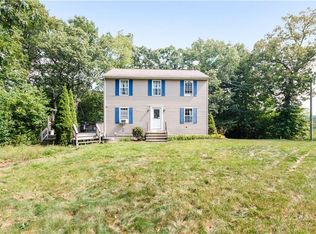 41 Hope Furnace Rd, Scituate, RI 02831