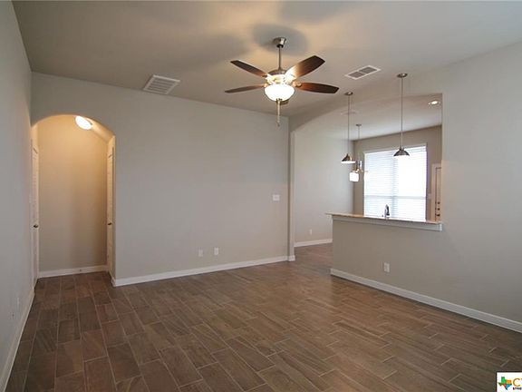 2nd image of 501 Creekside Frst