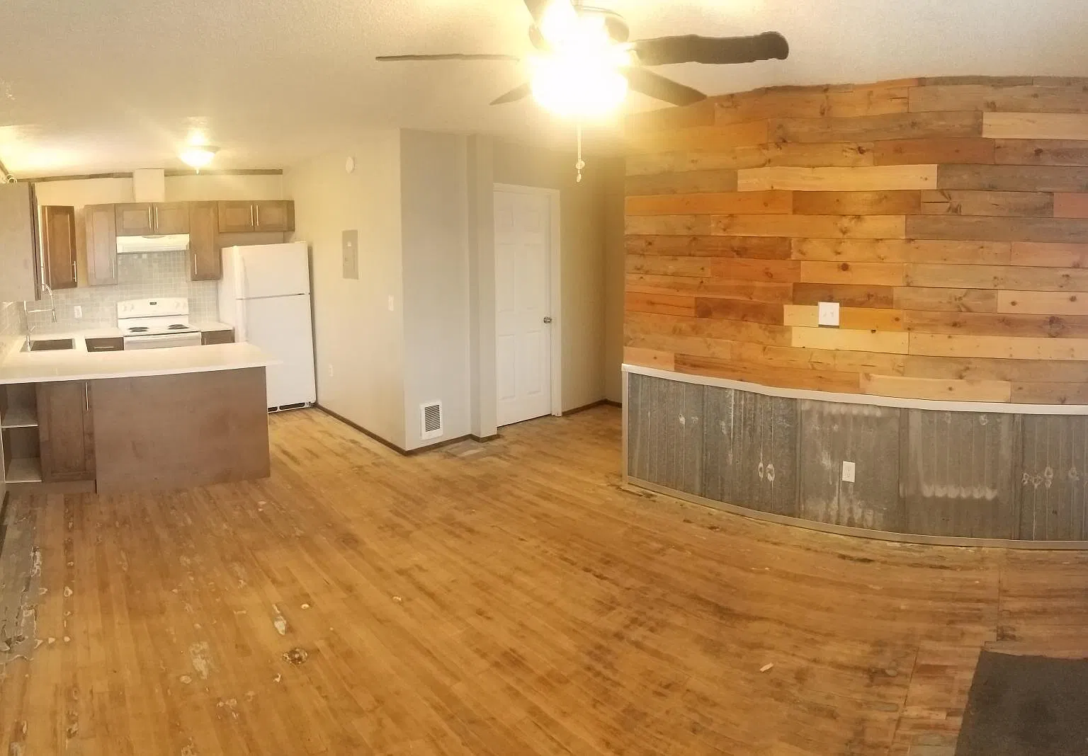 330 E Montgomery Ave — Photo 1