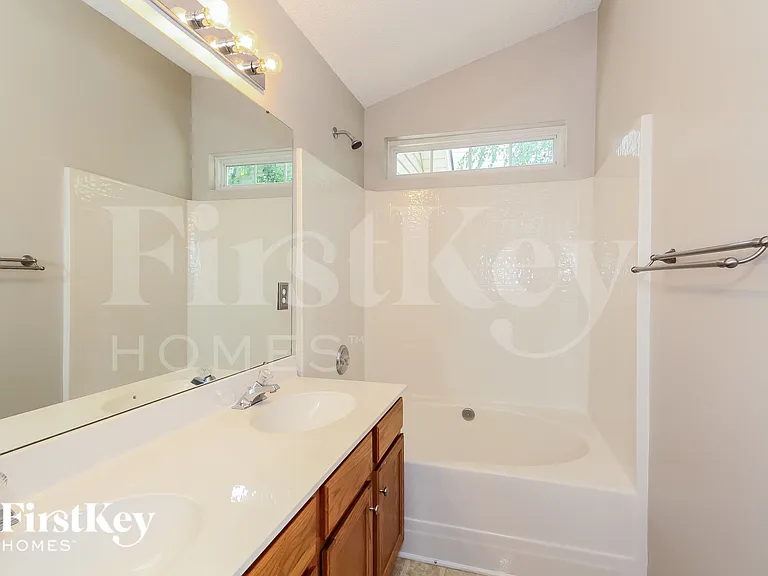 11718 Black Maple Ave — Photo 10