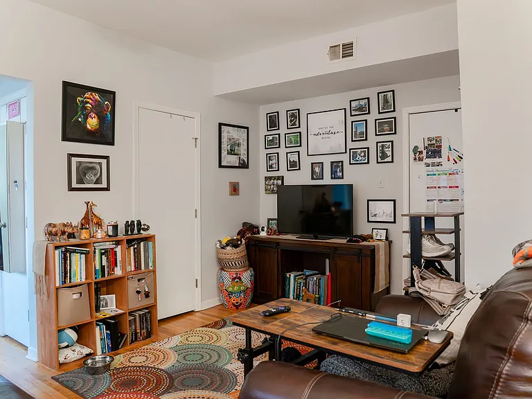 931 W Leland Ave — Photo 5