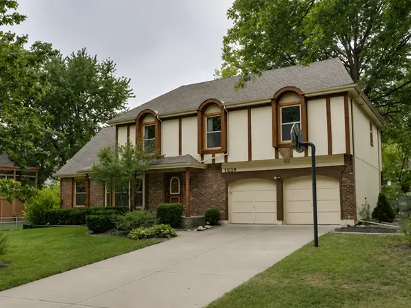 9026 Alden St, Lenexa, KS 66215