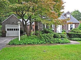 12 Linda Pl, Huntington, NY 11743