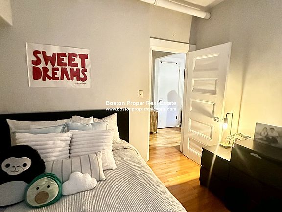 4th image of 583 Beacon St APT 2