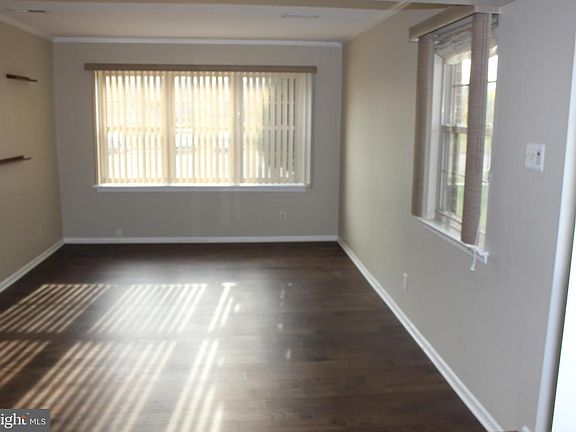 3rd image of 252 Marble Ct