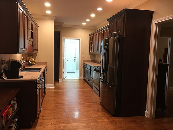 5th image of 225 Peppers Mill Dr