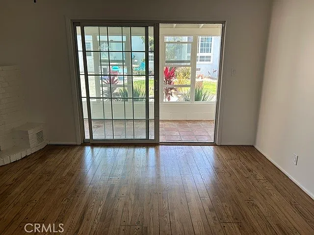 3 bed, 1100 sqft, $4,995 — Photo 4