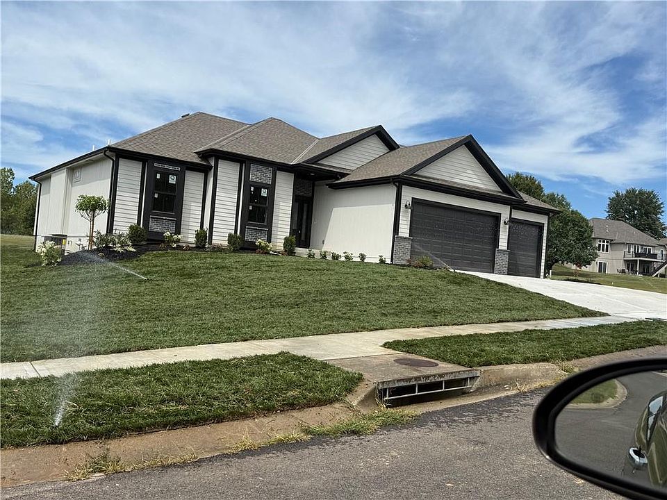 2nd image of 504 Blackhawke Dr