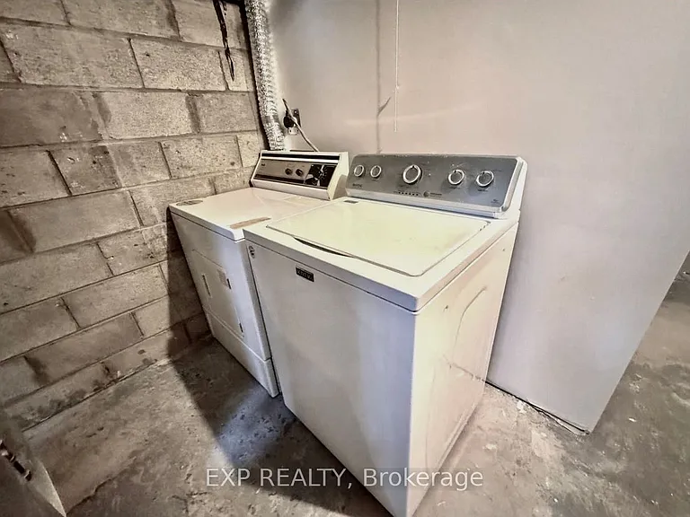 343 Chester Le Blvd #LOWER — Photo 9