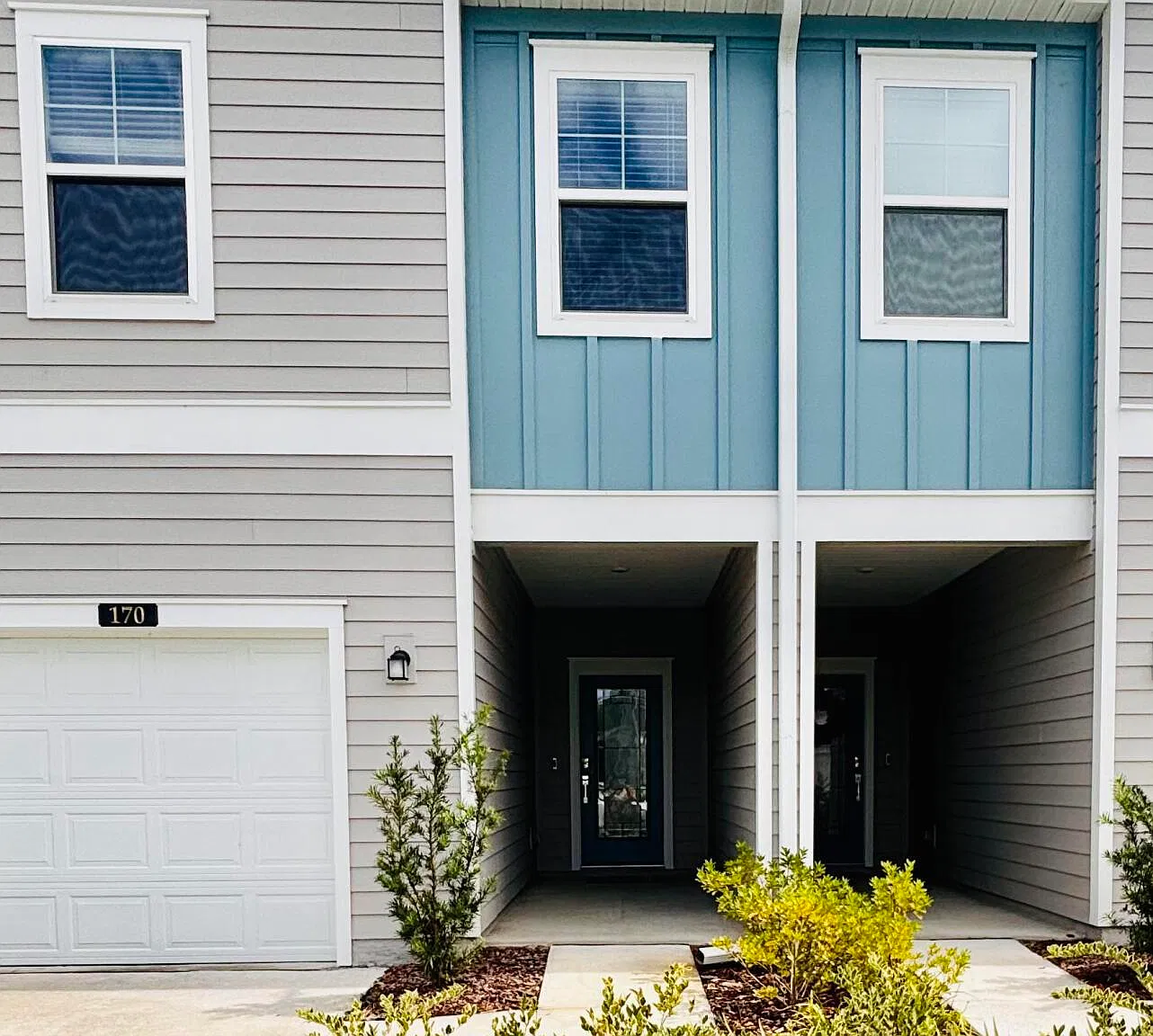 3 bed, 2.5 bath, 1707 sqft, $2,200 — Photo 3