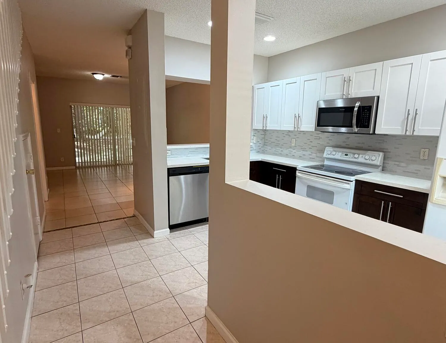 2 bed, 2.5 bath, 1104 sqft, $2,300 — Photo 4