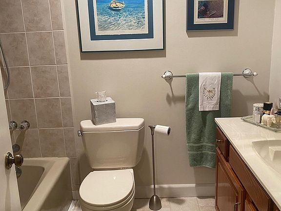 5th image of 718 Estancia Way