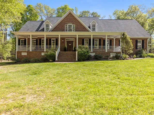 8707 Holly Hill Rd, Quinton, VA 23141