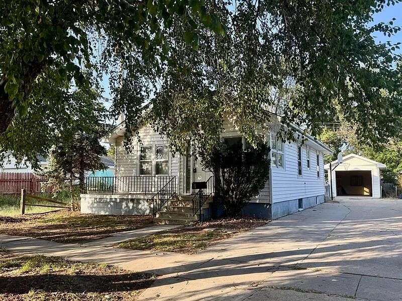 1214 N Lincoln Ave