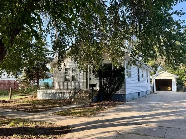 1214 N Lincoln Ave, Grand Island, NE 68801
