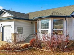 11 SE Falcon Ridge Dr, Sylvan Lake, AB T4S 1Z2