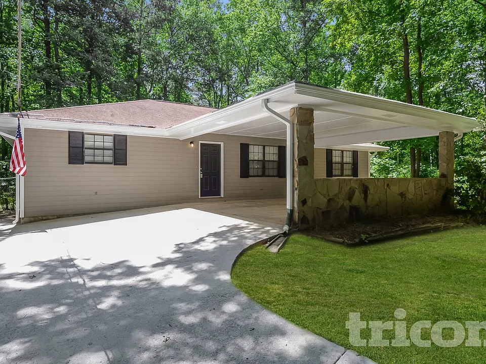 135 Stephens Dr