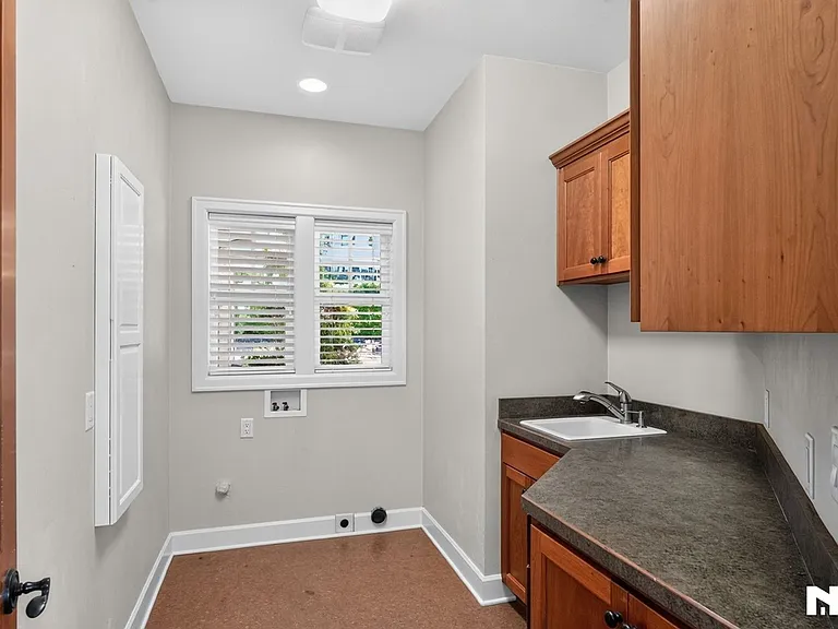 453 Dellwood Dr — Photo 19