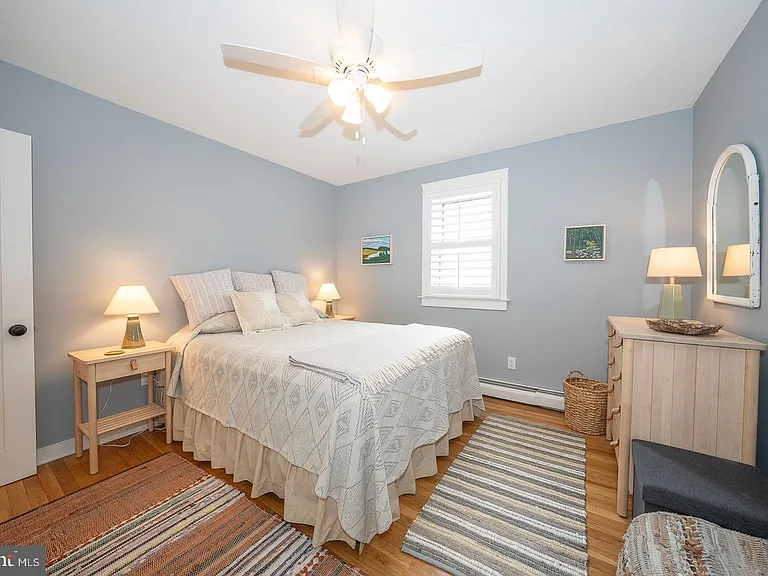 533 Monument Ave — Photo 17