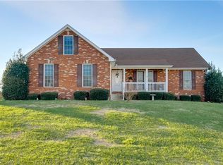 276 Dixie Ln, Pleasant View, TN 37146