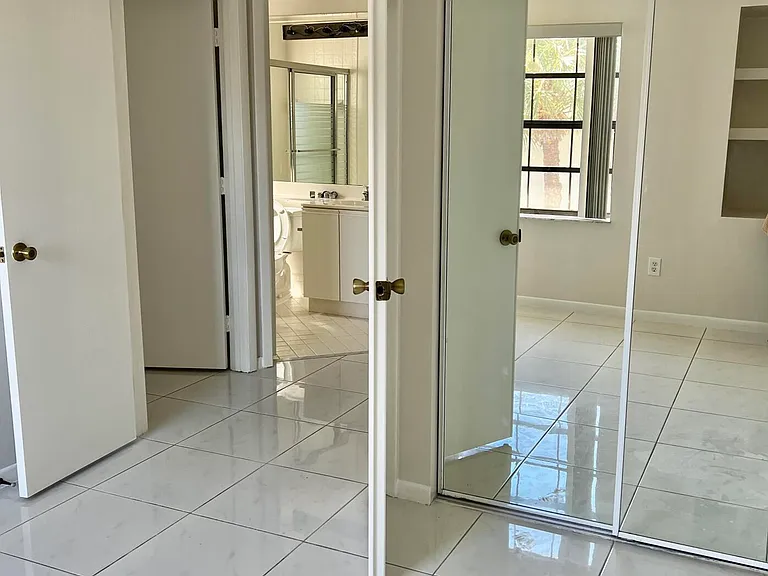 5275 Europa Dr #I — Photo 29