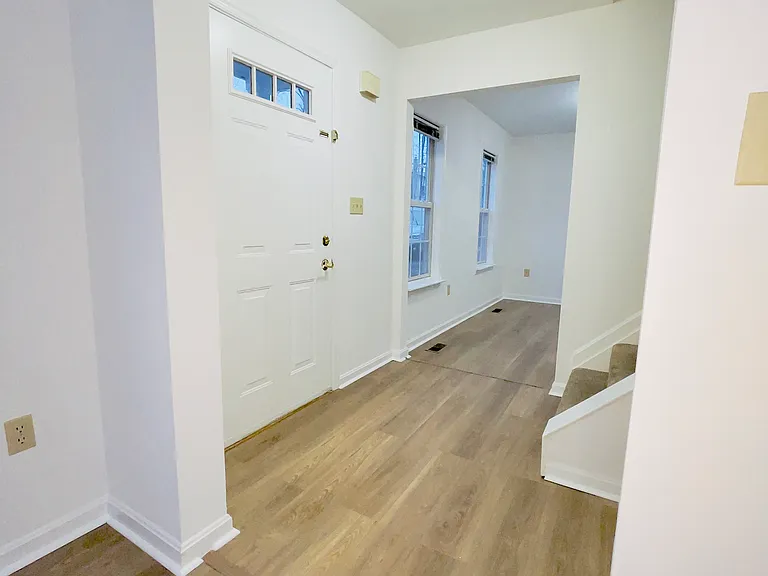 8346 Lincoln Dr — Photo 5