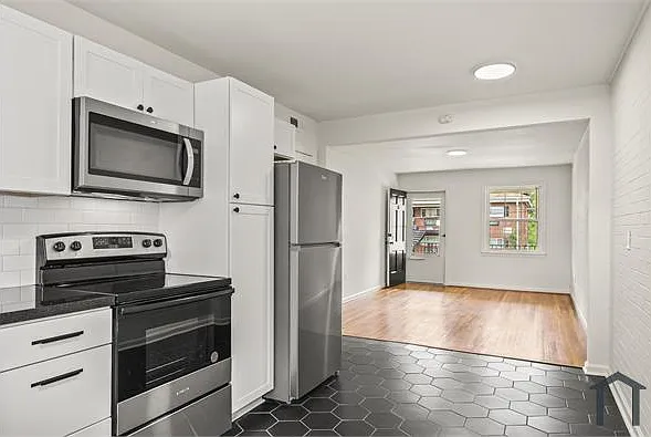 1640 W Northwest Blvd #7 — Photo 5