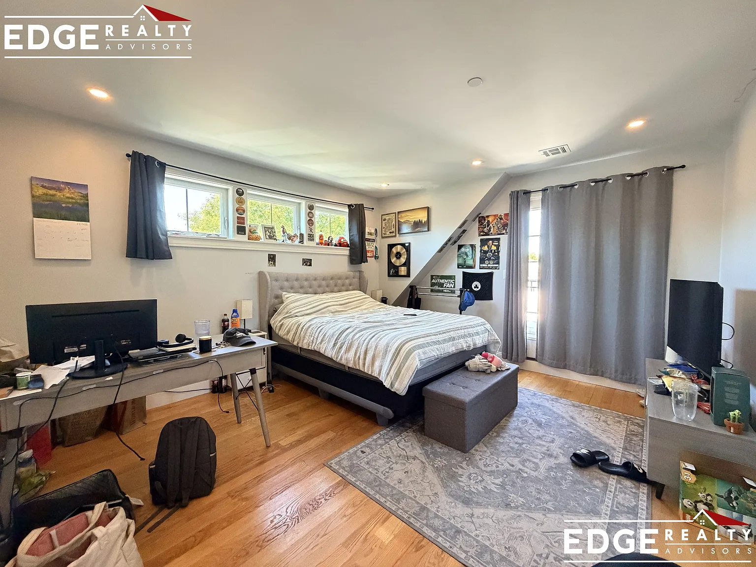 3 bed, 1250 sqft, $4,100 — Photo 2