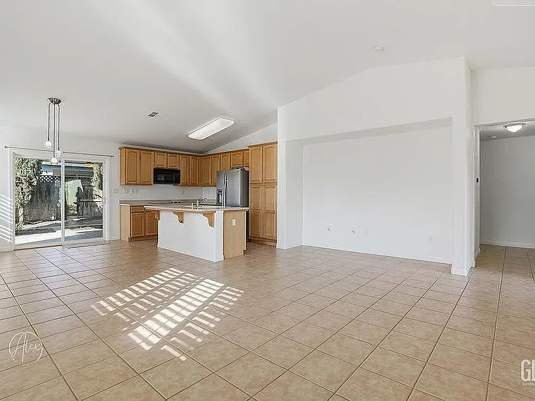 11528 Indian Hawthorne St — Photo 8
